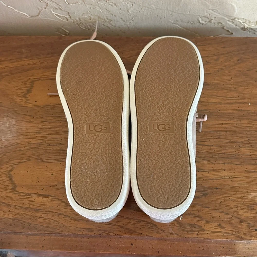 UGG Milo Fawn Suede Tan Taupe Low Top Lace Up Sneaker size 6